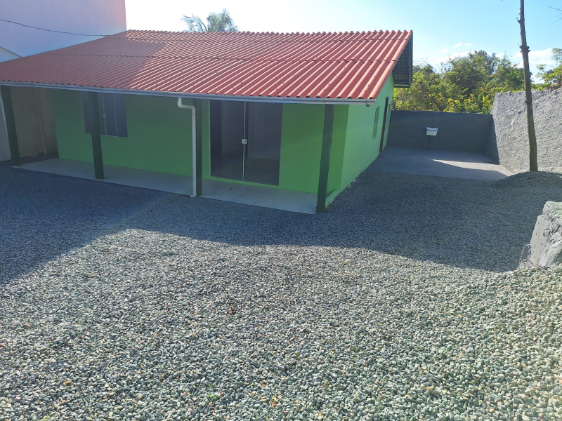 Casa Para Locação Anual no Bairro de Armação