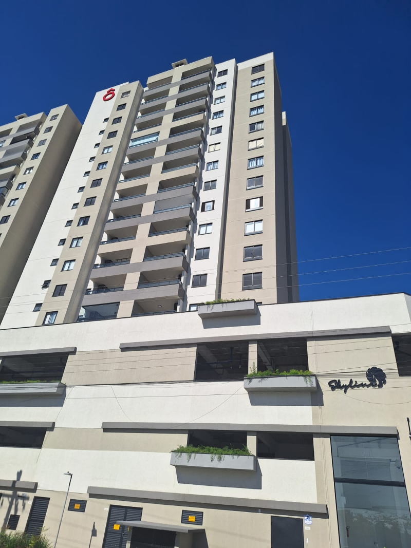 Apartamento Semimobiliado Para Locação Anual.