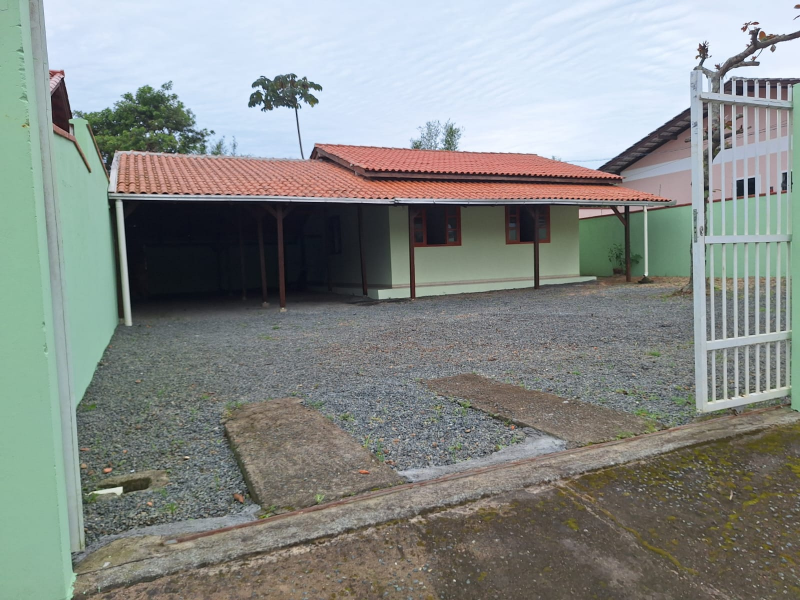 Casa Para Locação Anual no Centro de Penha