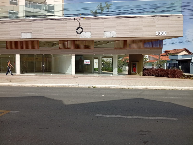 Sala Comercial Para Locação Anual no Centro de Penha
