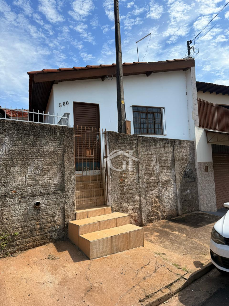 Rua Adolpho Pinheiro de Goes, 12 - Fundos