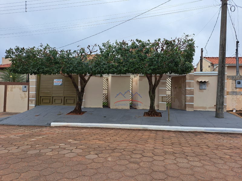 CASA COM PISCINA - JD RECANTO