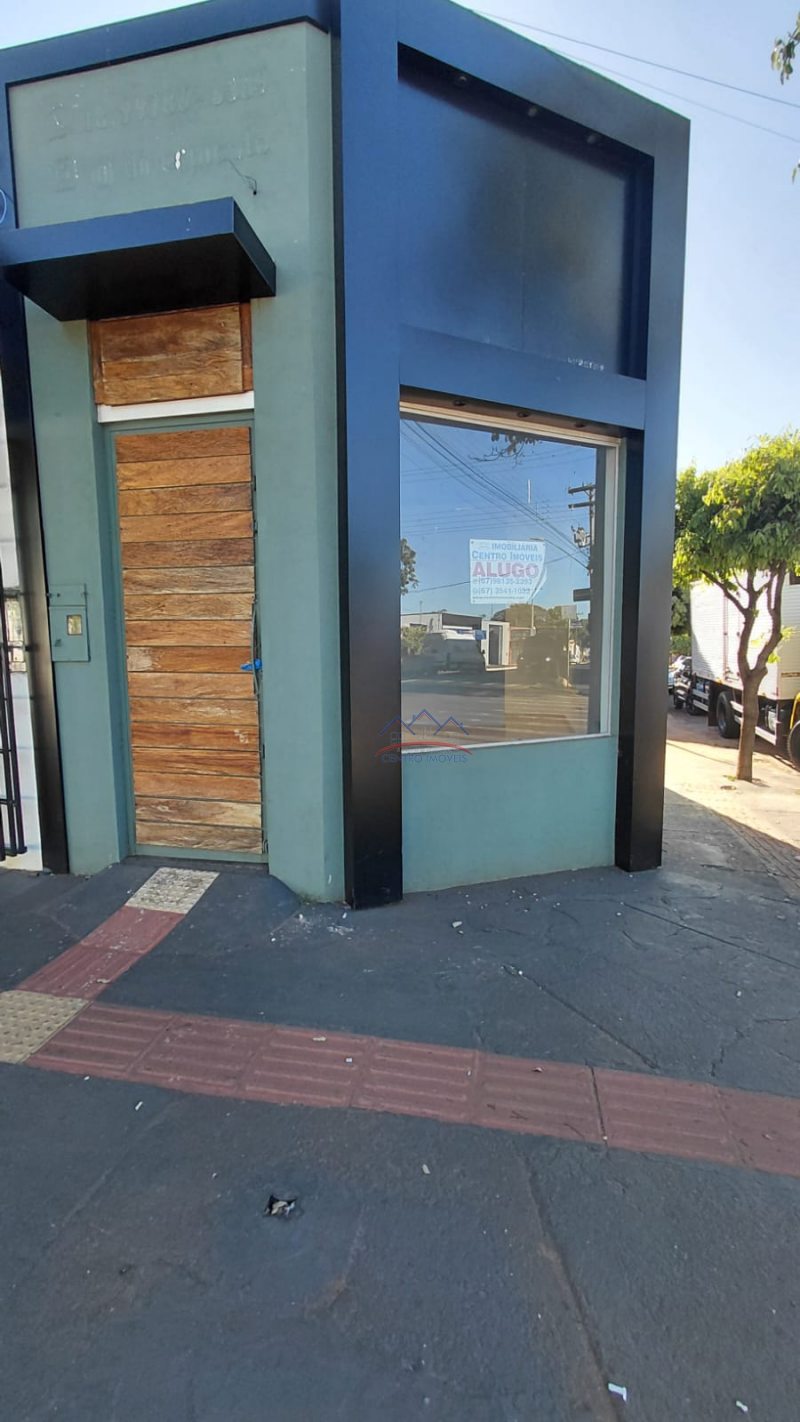 SALA COMERCIAL DE ESQUINA - CENTRO