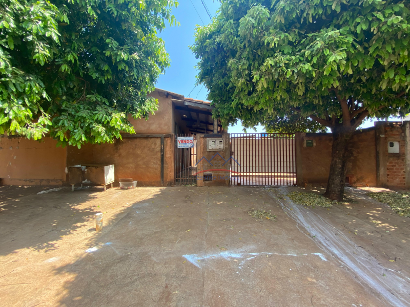 CASA Á VENDA - JARDIM IRMÃOS SOLITO