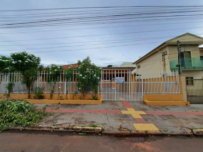 CASA 03 QUARTOS - CENTRO