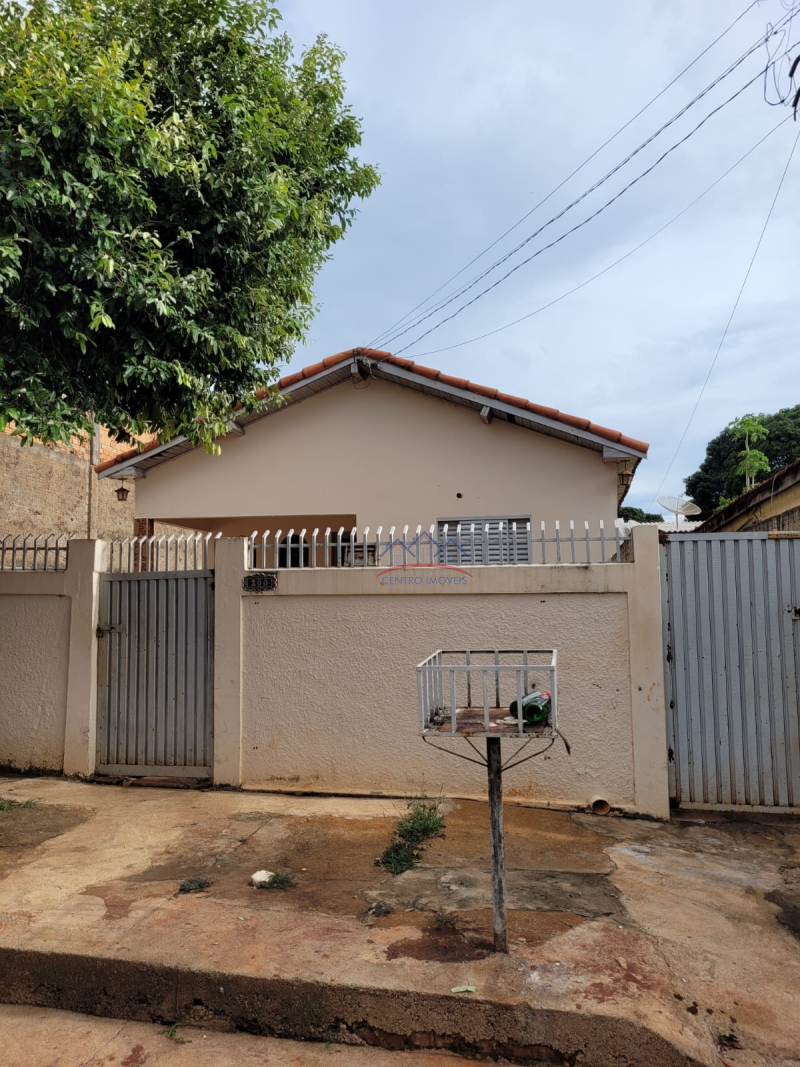 TERRENO COM ÁREA CONSTRUÍDA