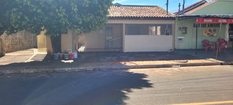 TERRENO COM ÁREA CONSTRUÍDA