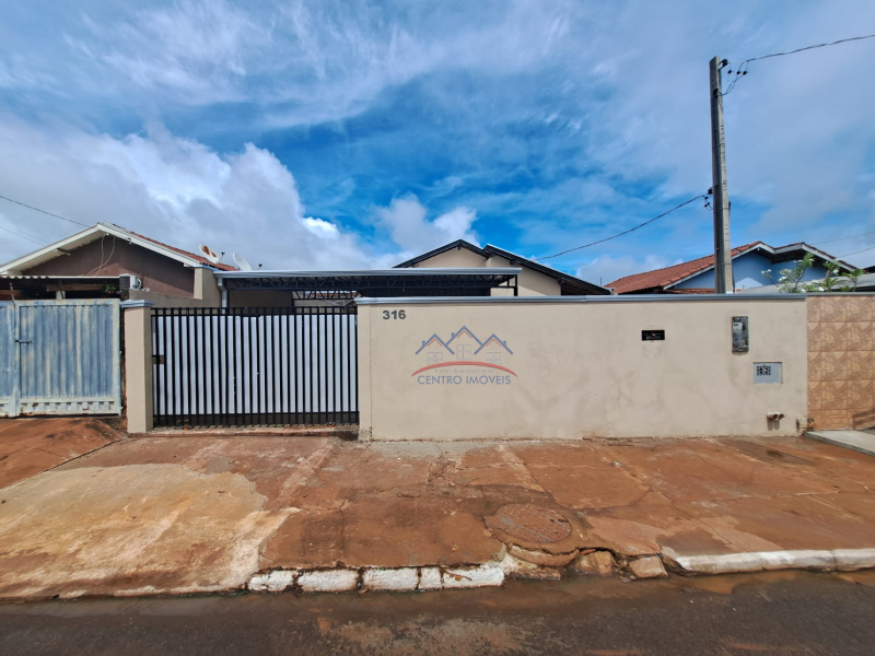 CASA O2 QUARTOS - RUA RECANTO