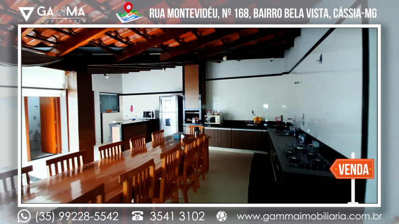 CASA DE ÓTIMO PADRÃO NO BAIRRO BELA VISTA EM CÁSSIA-MG