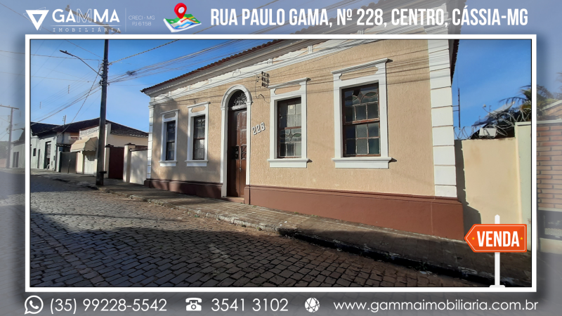 ELEGÂNCIA E HISTÓRIA EM UM SÓ IMÓVEL NO CENTRO DE CÁSSIA.