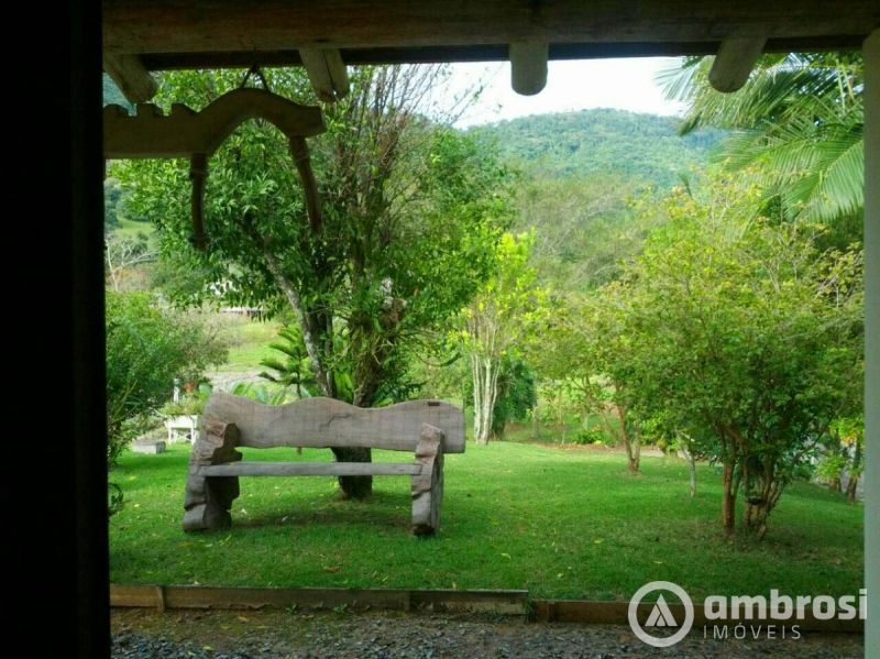 Lindo Sitio em Camboriú 100% Plano -  Aceita 50% do valor em permuta 