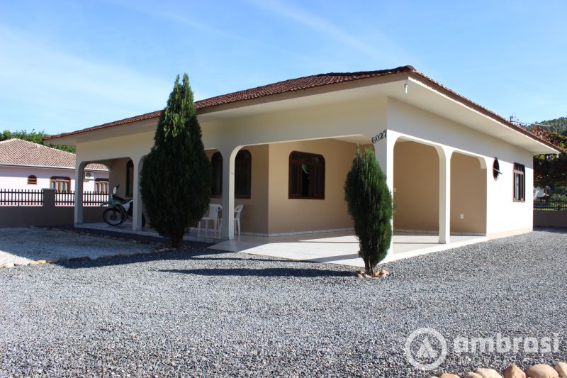 Ótima Casa com Amplo Terreno em Botuverá - Negocia com terreno de menor valor!