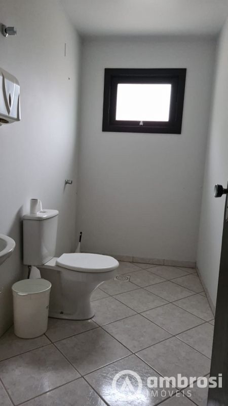 Casa com 2 pavimentos comerciais 