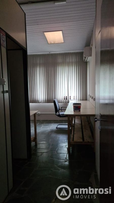 Casa com 2 pavimentos comerciais 