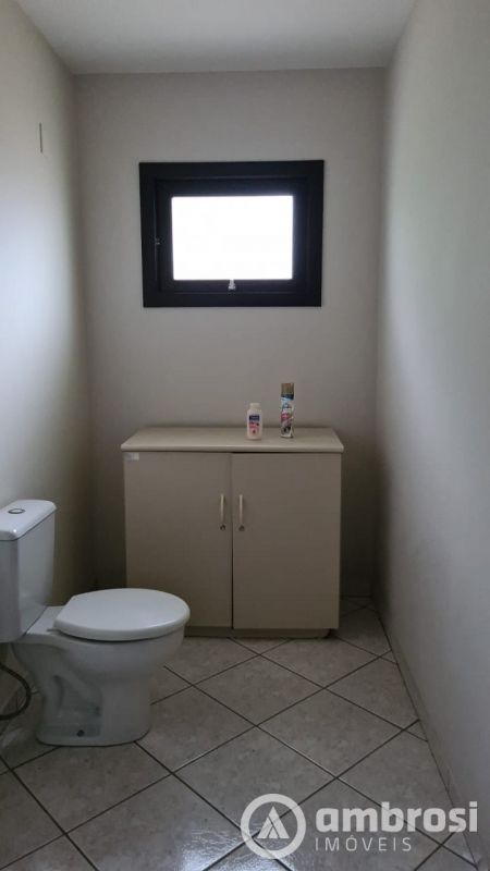 Casa com 2 pavimentos comerciais 