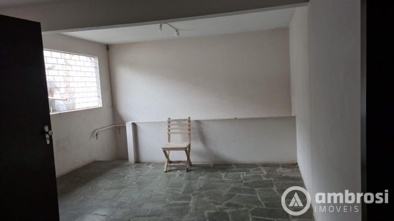 Casa com 2 pavimentos comerciais 