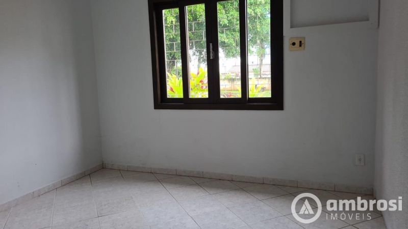 Casa com 2 pavimentos comerciais 
