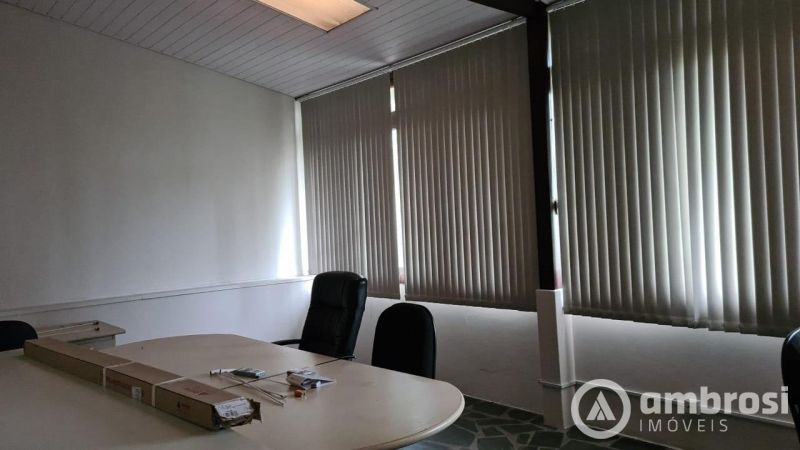 Casa com 2 pavimentos comerciais 