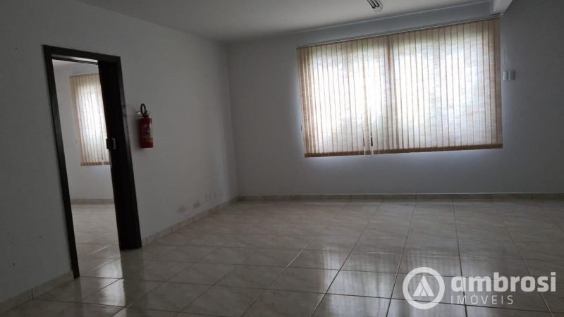 Casa com 2 pavimentos comerciais 