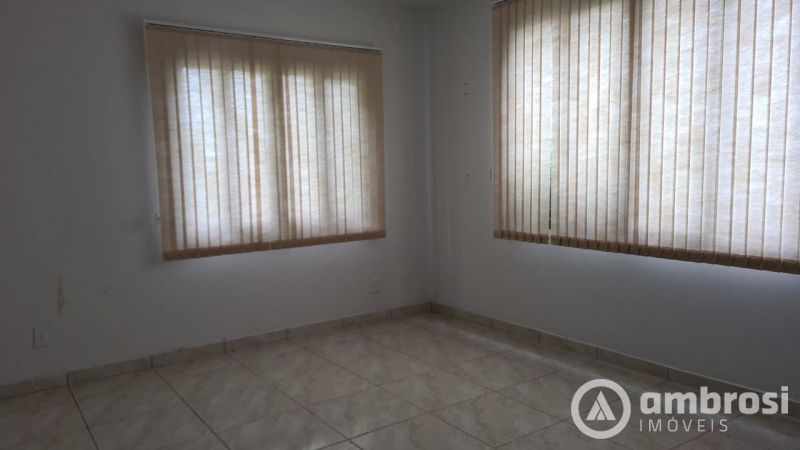 Casa com 2 pavimentos comerciais 