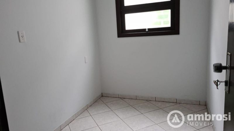 Casa com 2 pavimentos comerciais 