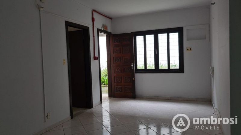 Casa com 2 pavimentos comerciais 