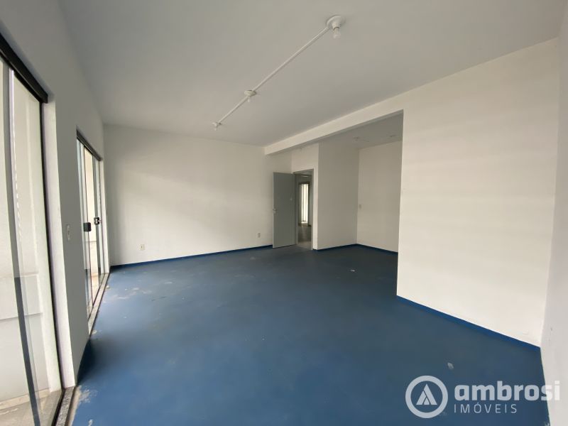 EXCELENTE SALA COMERCIAL - (9 REPARTIÇÕES + 2 BANHEIROS) | PRIMEIRO DE MAIO