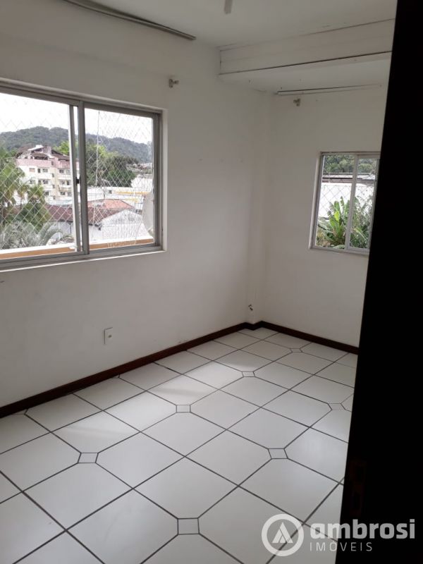 APTO 01 SUITE + 02 QTOS - CENTRO 