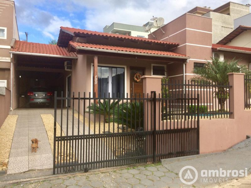 Linda casa no bairro Águas Claras - Aceita financiamento Bancário