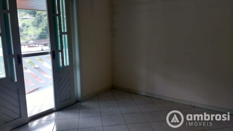 CASA PROXIMO AO CENTRO - ( CASA SEM MOVEIS)