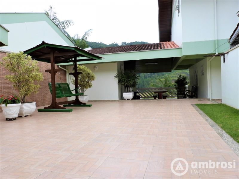 CASA PROXIMO AO CENTRO - ( CASA SEM MOVEIS)