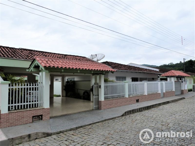 CASA PROXIMO AO CENTRO - ( CASA SEM MOVEIS)