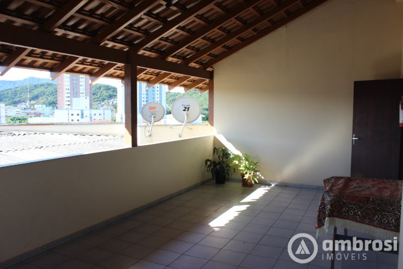 APTO SANTA RITA - 02 QTOS  