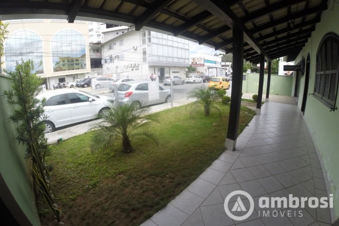 CASA COMERCIAL - JARDIM MALUCHE (PISO TÉRREO) 