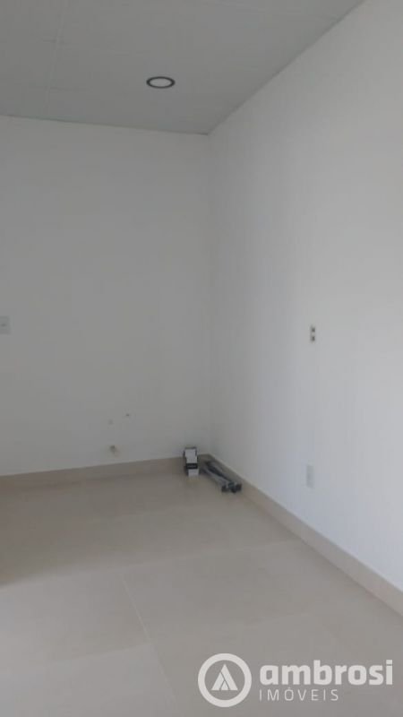 SALA COMERCIAL  PISO SUPERIOR - BAIRRO JARDIM MALUCHE  -SEMI MOBILIADA 