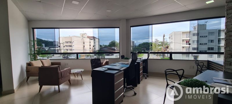SALA COMERCIAL  PISO SUPERIOR - BAIRRO JARDIM MALUCHE  -SEMI MOBILIADA 