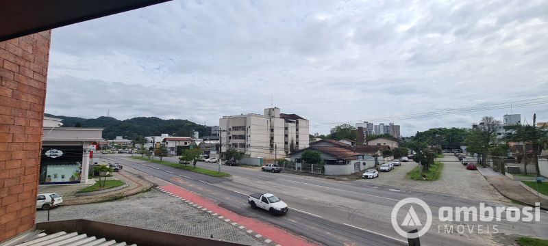 SALA COMERCIAL  PISO SUPERIOR - BAIRRO JARDIM MALUCHE  -SEMI MOBILIADA 