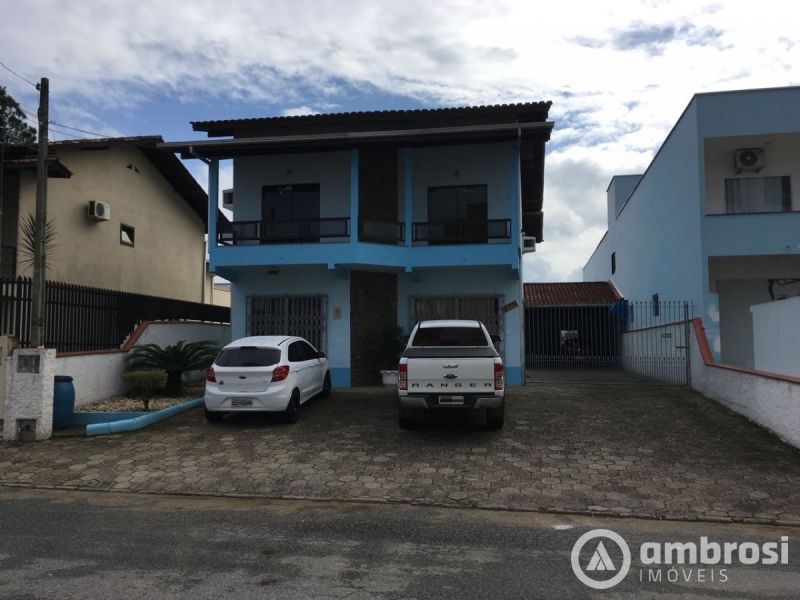 Casa de 3 quartos, 200m² no bairro São Luiz, em Brusque | Eu Corretor