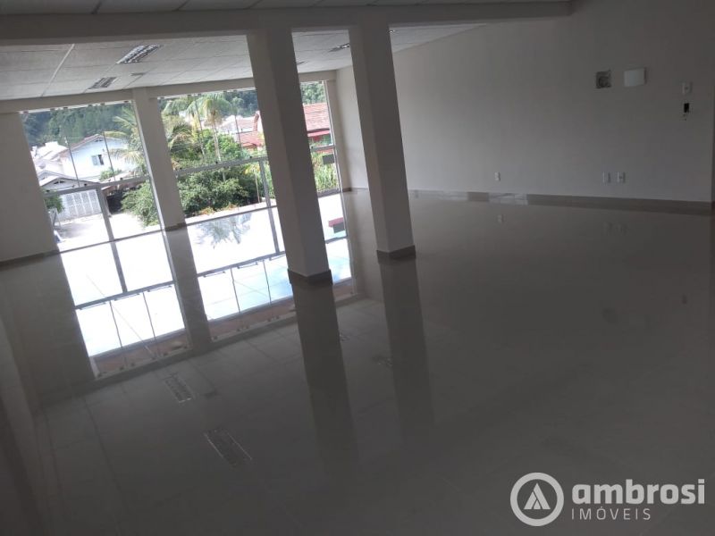 Sala Comercial de 80m² no bairro Jardim Maluche, em Brusque | Eu Corretor