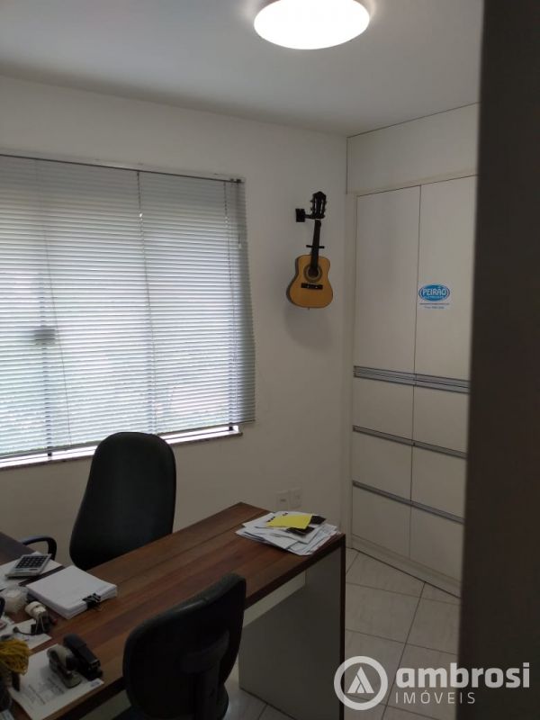 Casa no Centro de Brusque - Rua comercial 