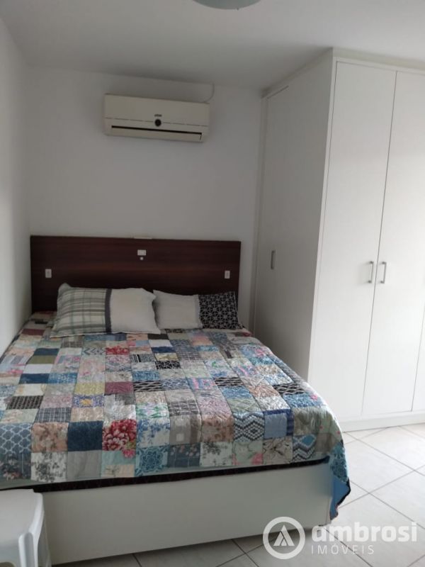 Casa no Centro de Brusque - Rua comercial 