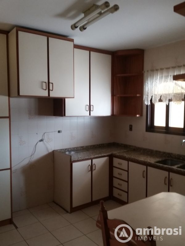 CASA COM 3 QTOS - BAIRRO SÃO LUIZ