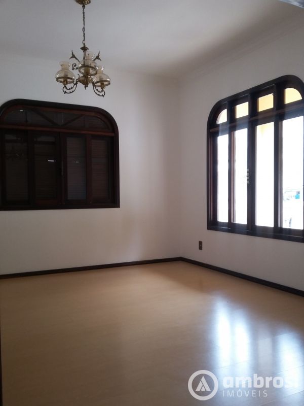 CASA COM 3 QTOS - BAIRRO SÃO LUIZ