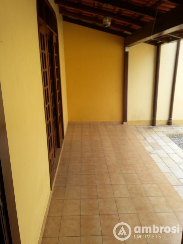 CASA COM 3 QTOS - BAIRRO SÃO LUIZ
