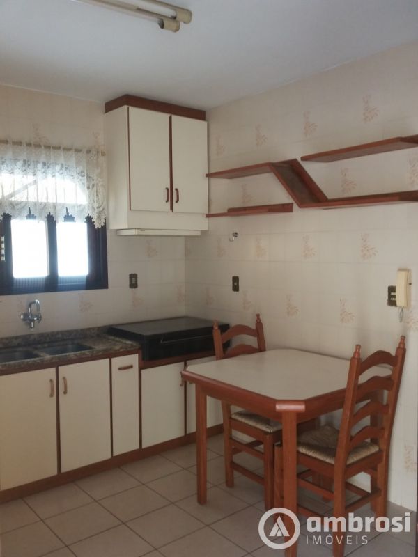 CASA COM 3 QTOS - BAIRRO SÃO LUIZ
