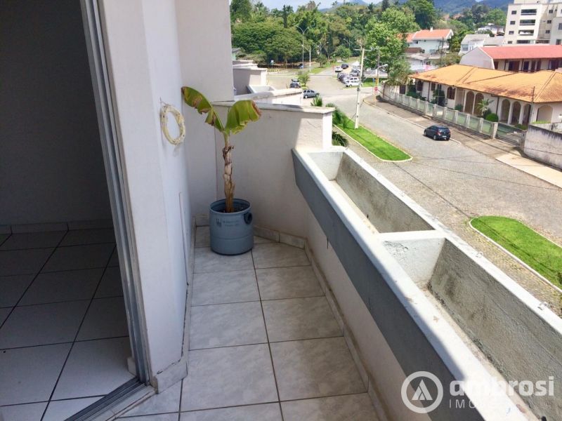 Apartamento 2 qtos -   Jardim Maluche - COM COZINHA MOBILIADA 