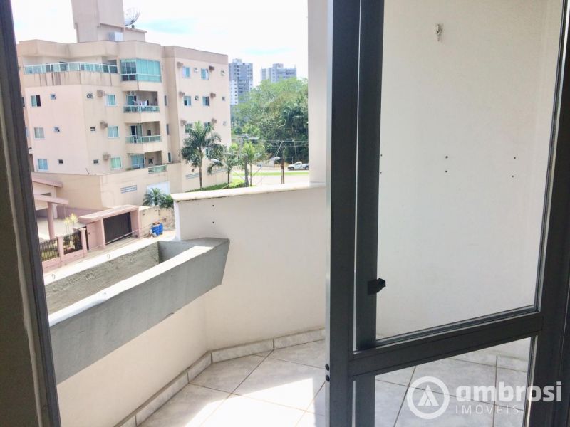 Apartamento 2 qtos -   Jardim Maluche - COM COZINHA MOBILIADA 