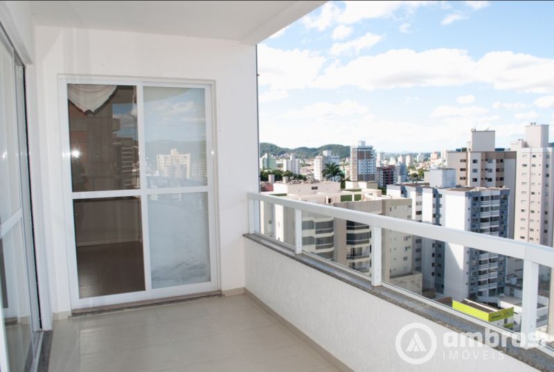 Apartamento de 2 quartos, 120m² | Eu Corretor