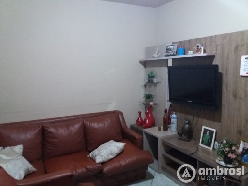 Ampla Casa com 4 Quartos Troca por Sitio