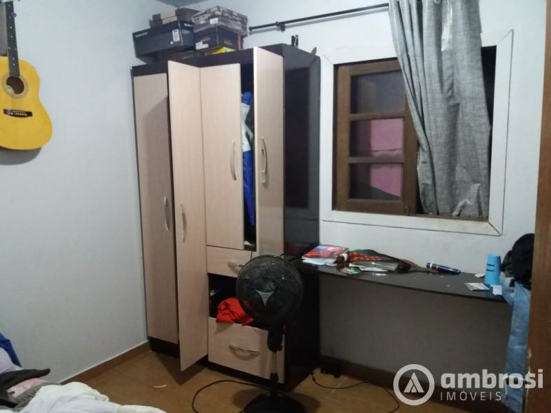 Ampla Casa com 4 Quartos Troca por Sitio
